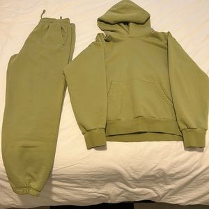 Aritzia Superfleece Sweatsuit